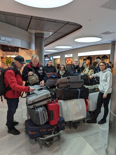 Flughafen Stuttgart vor Abflug nach Paris.jpg
